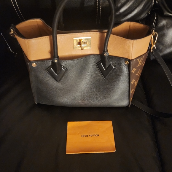 Louis Vuitton purse - Picture 2 of 4